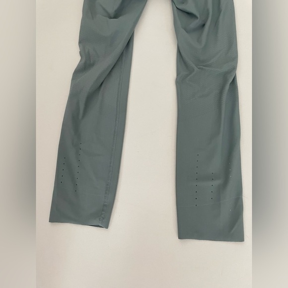 Lululemon Zoned In High Rise Crop 23" Blue Cast W6BD4S 6 gym - Picture 7 of 8